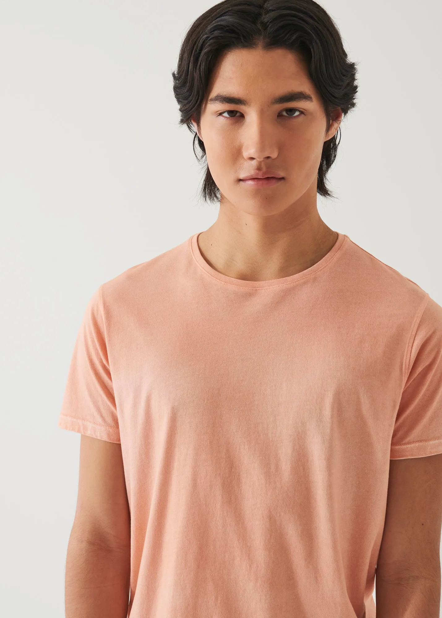 LIGHTWEIGHT PIMA COTTON SPRAY WASH T-SHIRT