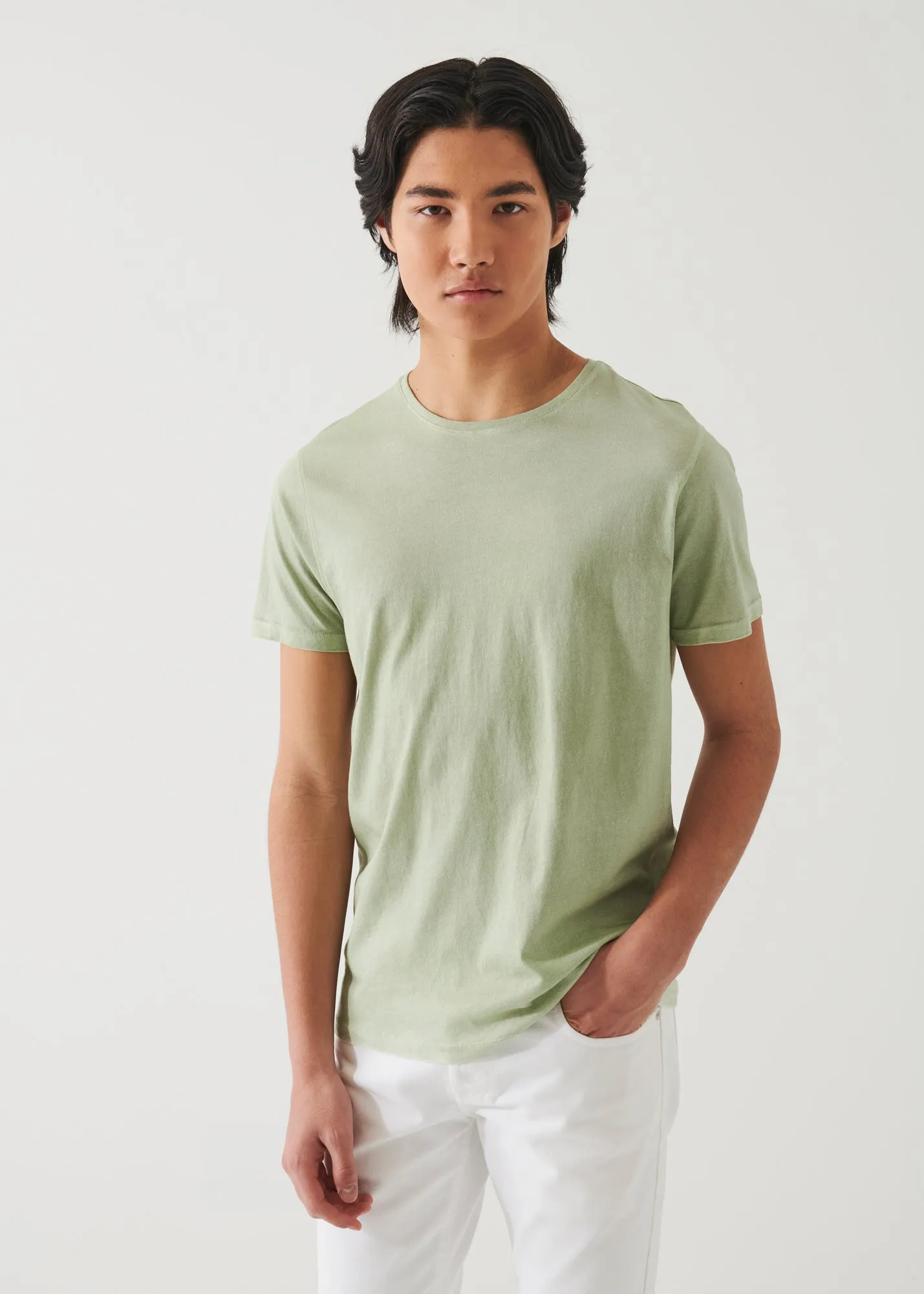 LIGHTWEIGHT PIMA COTTON SPRAY WASH T-SHIRT