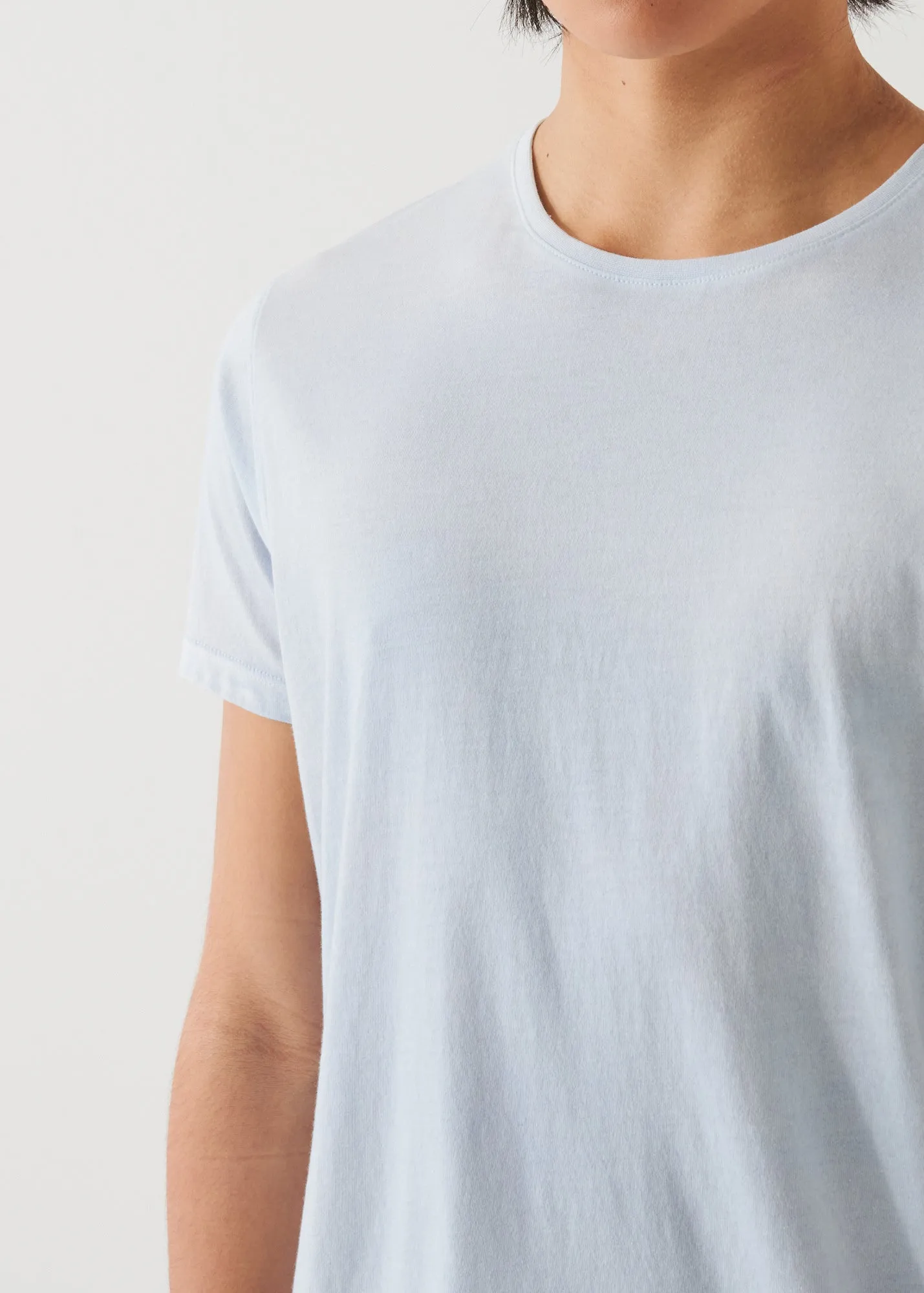 LIGHTWEIGHT PIMA COTTON SPRAY WASH T-SHIRT