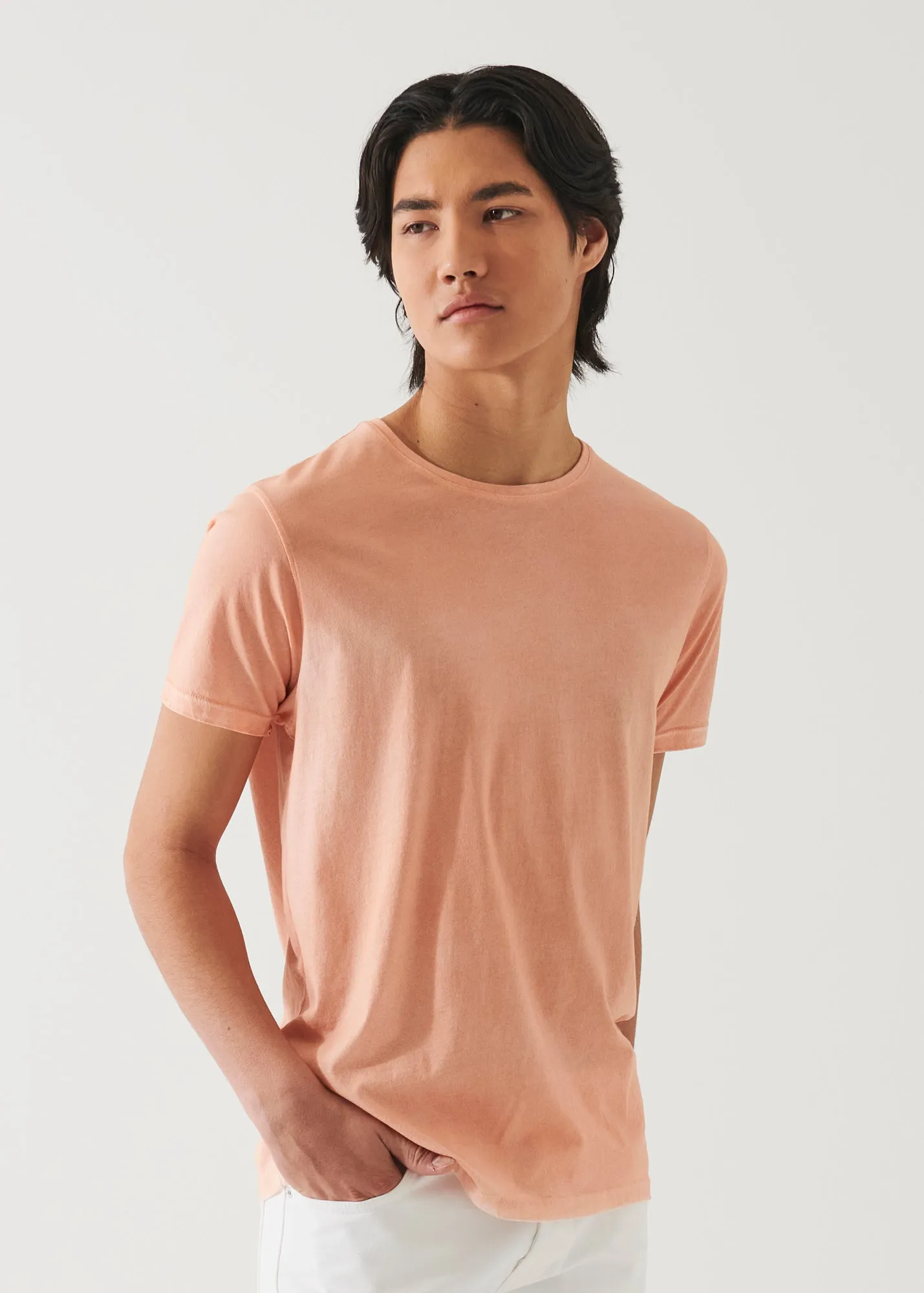 LIGHTWEIGHT PIMA COTTON SPRAY WASH T-SHIRT