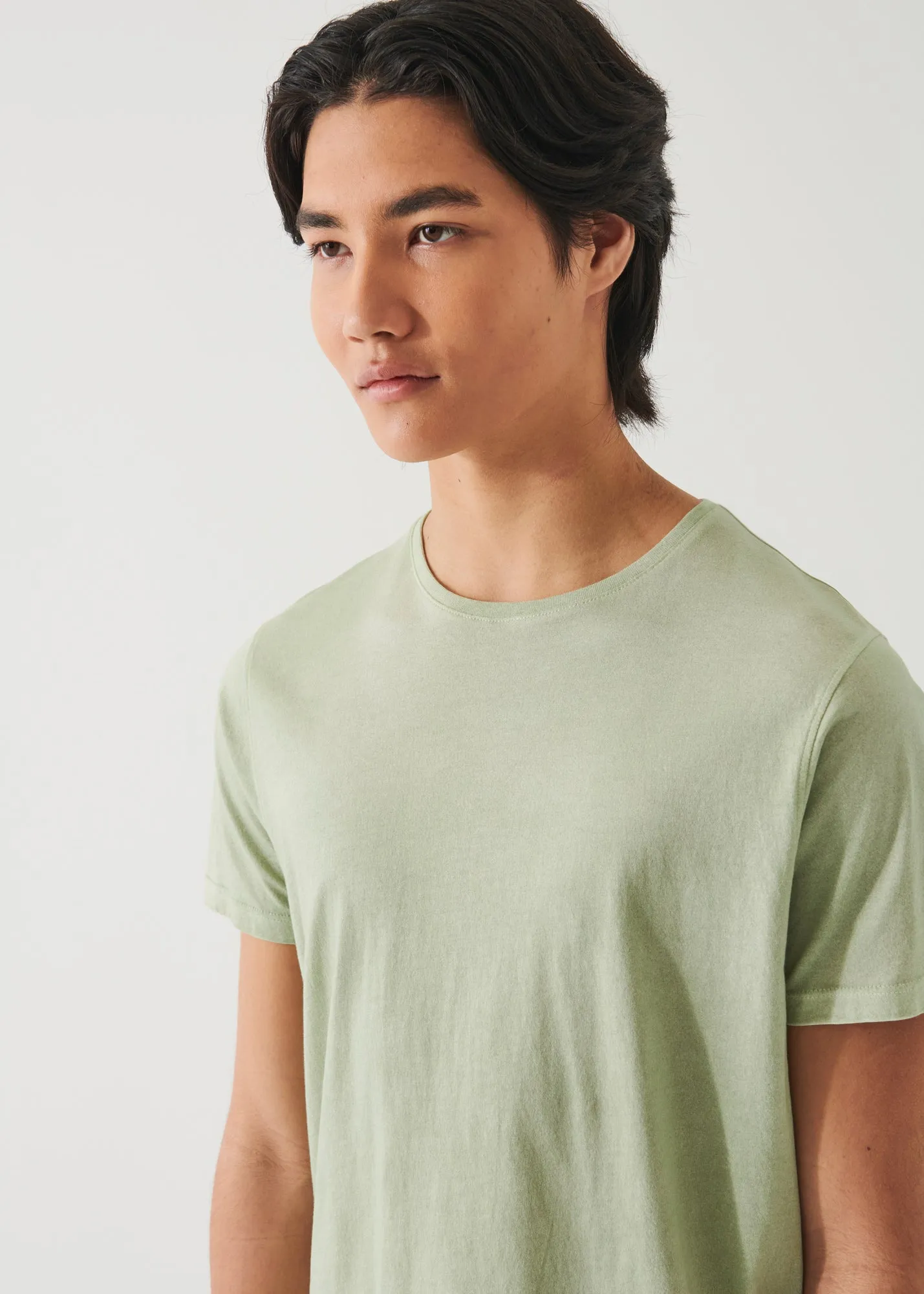 LIGHTWEIGHT PIMA COTTON SPRAY WASH T-SHIRT