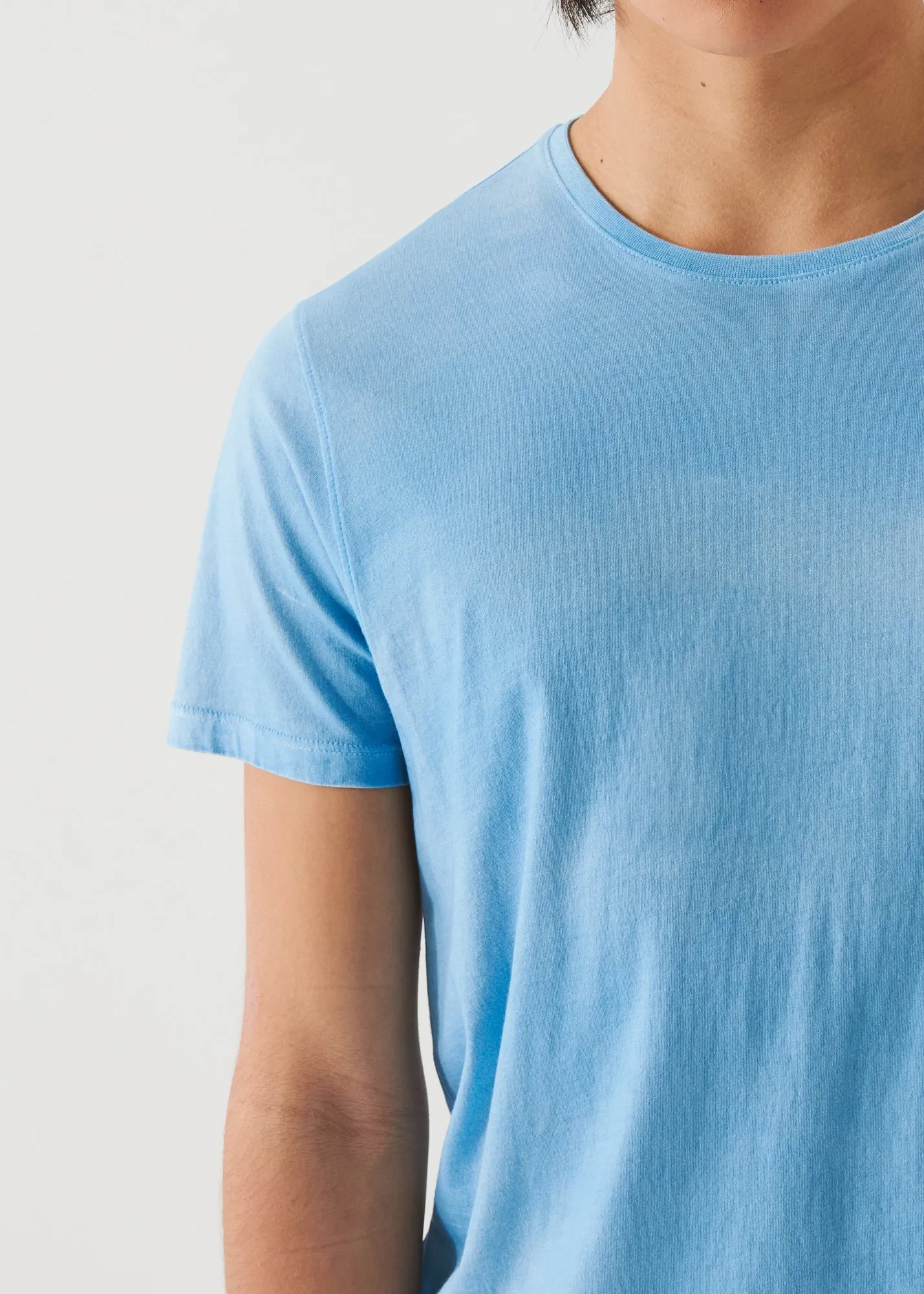 LIGHTWEIGHT PIMA COTTON SPRAY WASH T-SHIRT