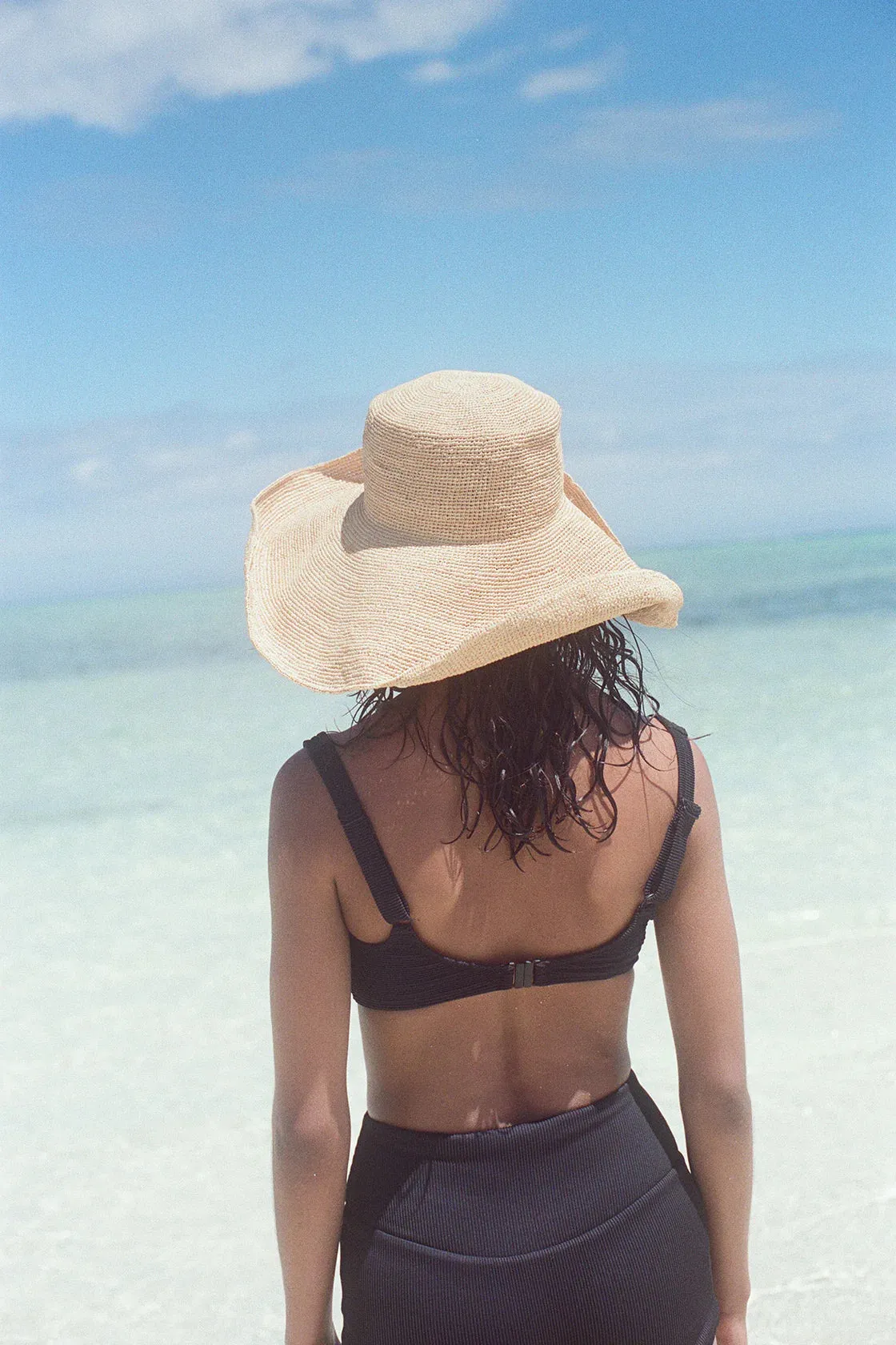 NATURAL RAFIA WIDE BRIM HAT - NATURAL